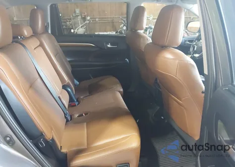 2019 Toyota Highlander Limited z USA, uszkodzony, nr VIN 5TDDZRFH4KS987453